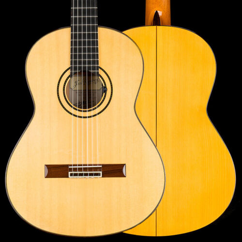 Gitara flamenco klasy koncertowej legendarnej marki Jose Ramirez. Wykonana w Hiszpanii. Gitara używana w świetnym stanie gotowa do dalszej gry.